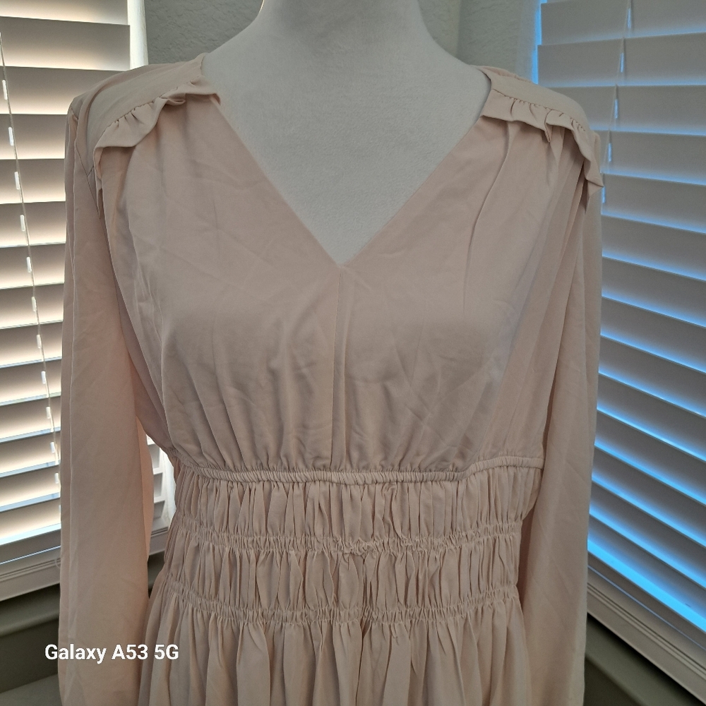 Elegant Cream Long Sleeve Dress - Picture 2 of 11
